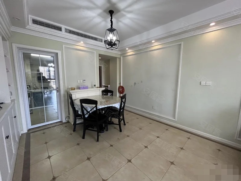 129，降价了！！！森林国际。精装大2房，装修只卖毛坯价家具家电齐全。老证