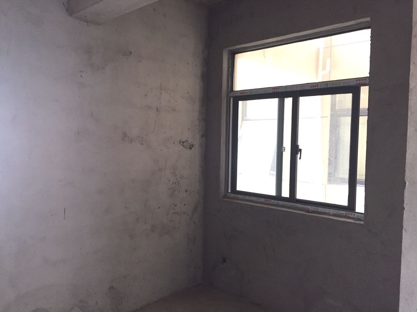 康湾一品毛坯两房，电梯好楼层