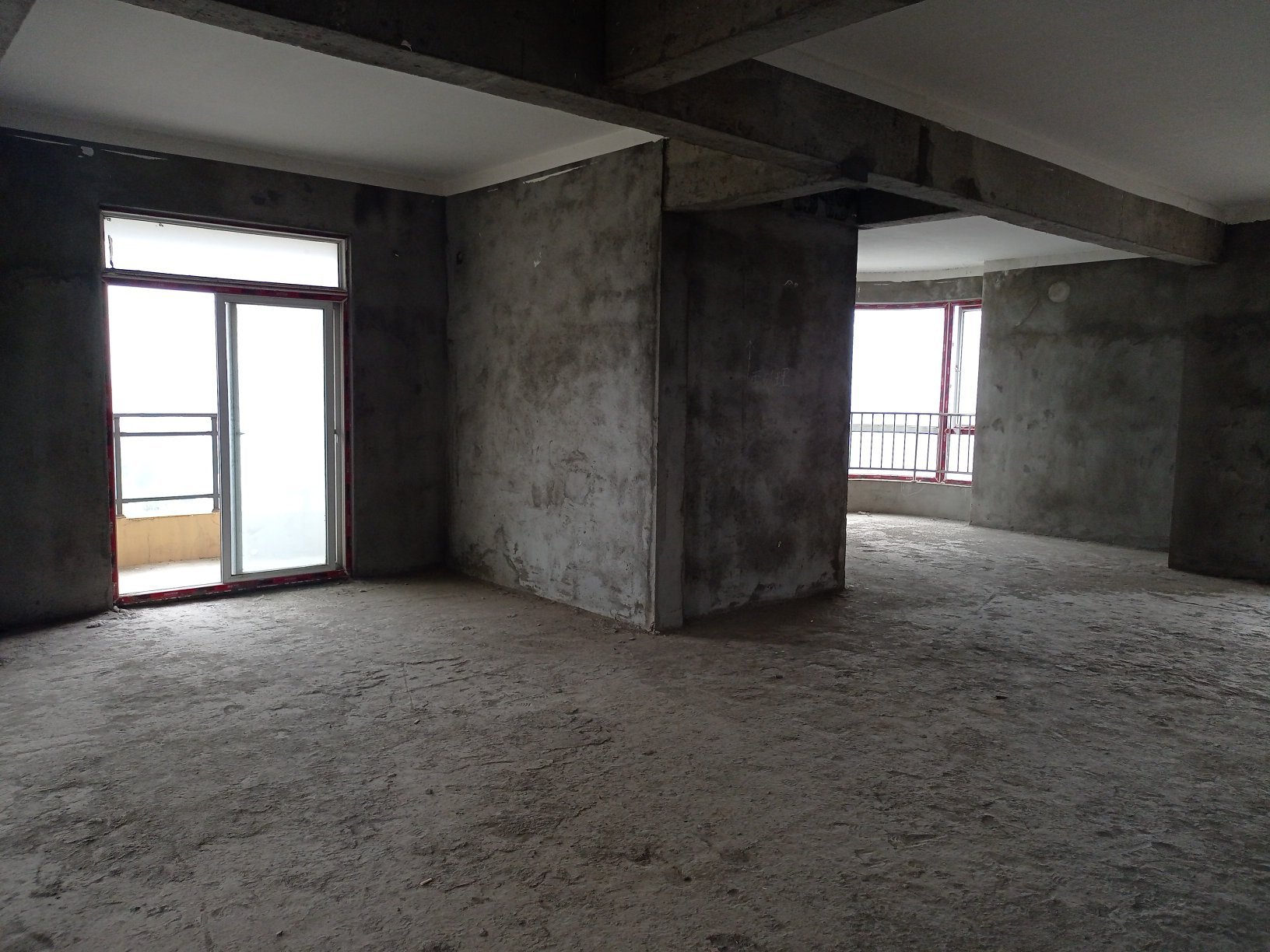 公园旁的家城东公园世家135平毛坯4房76万证件满二有钥匙 看房单价才5600要的速度