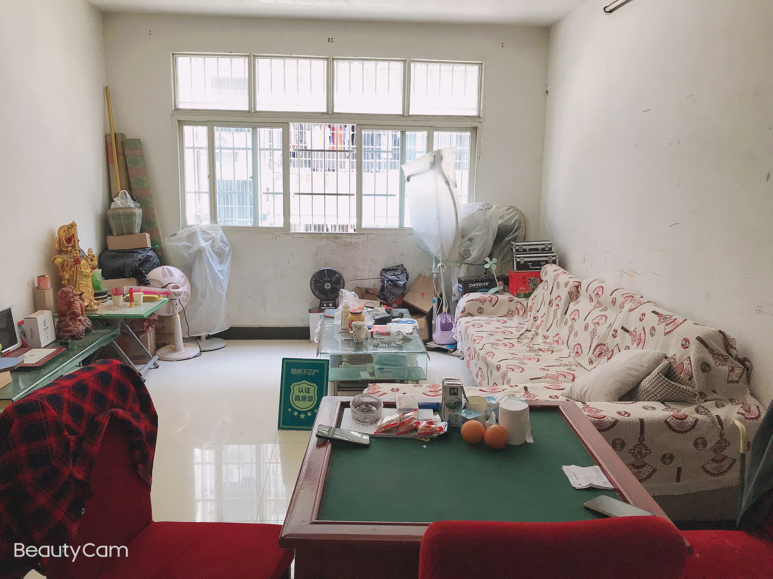 荆洪花园 富迪三友旁 仙桃中学附近 装修大三房 很好的楼层 诚心出售