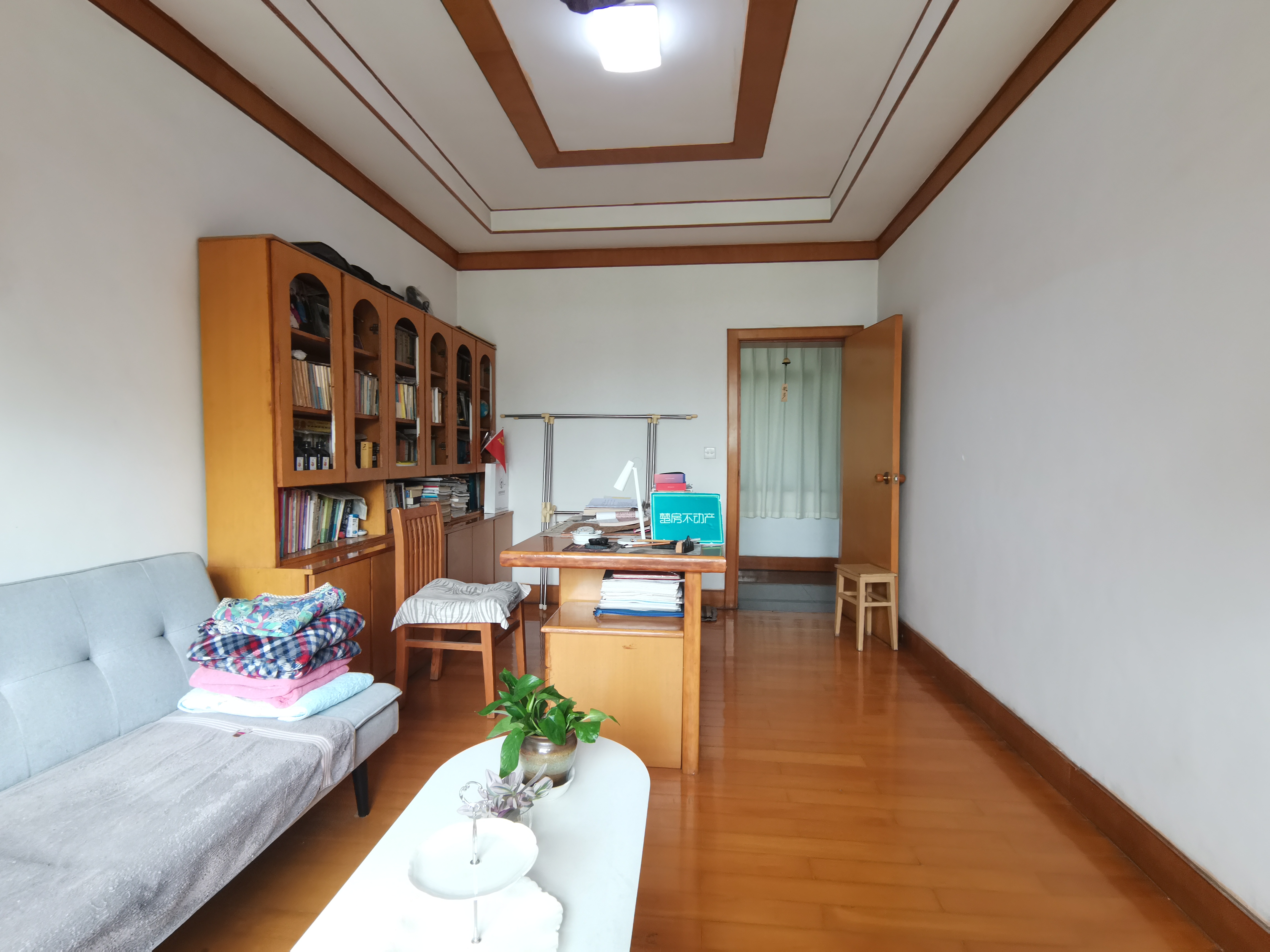 青青家园旁步梯好楼层近170平带超大停车院子，证件满二可按揭贷款