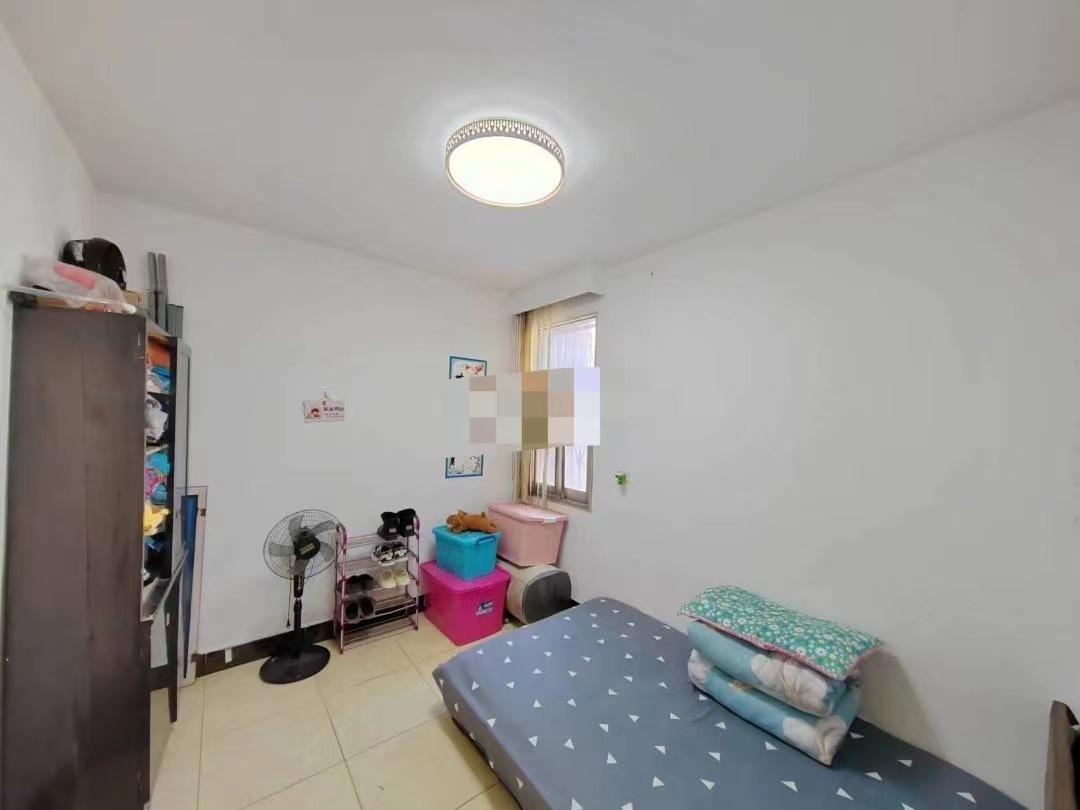 52，四中旁，精装三房，23.5万！23.5万！有证，​速度约