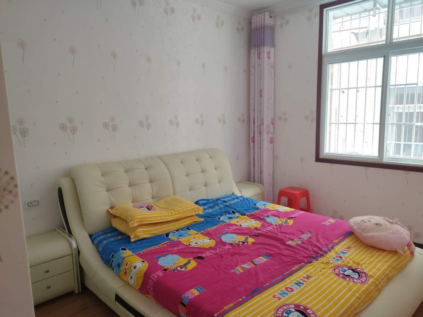 车站旁边世北春花园精装三房全新家电中间楼层业主诚意出