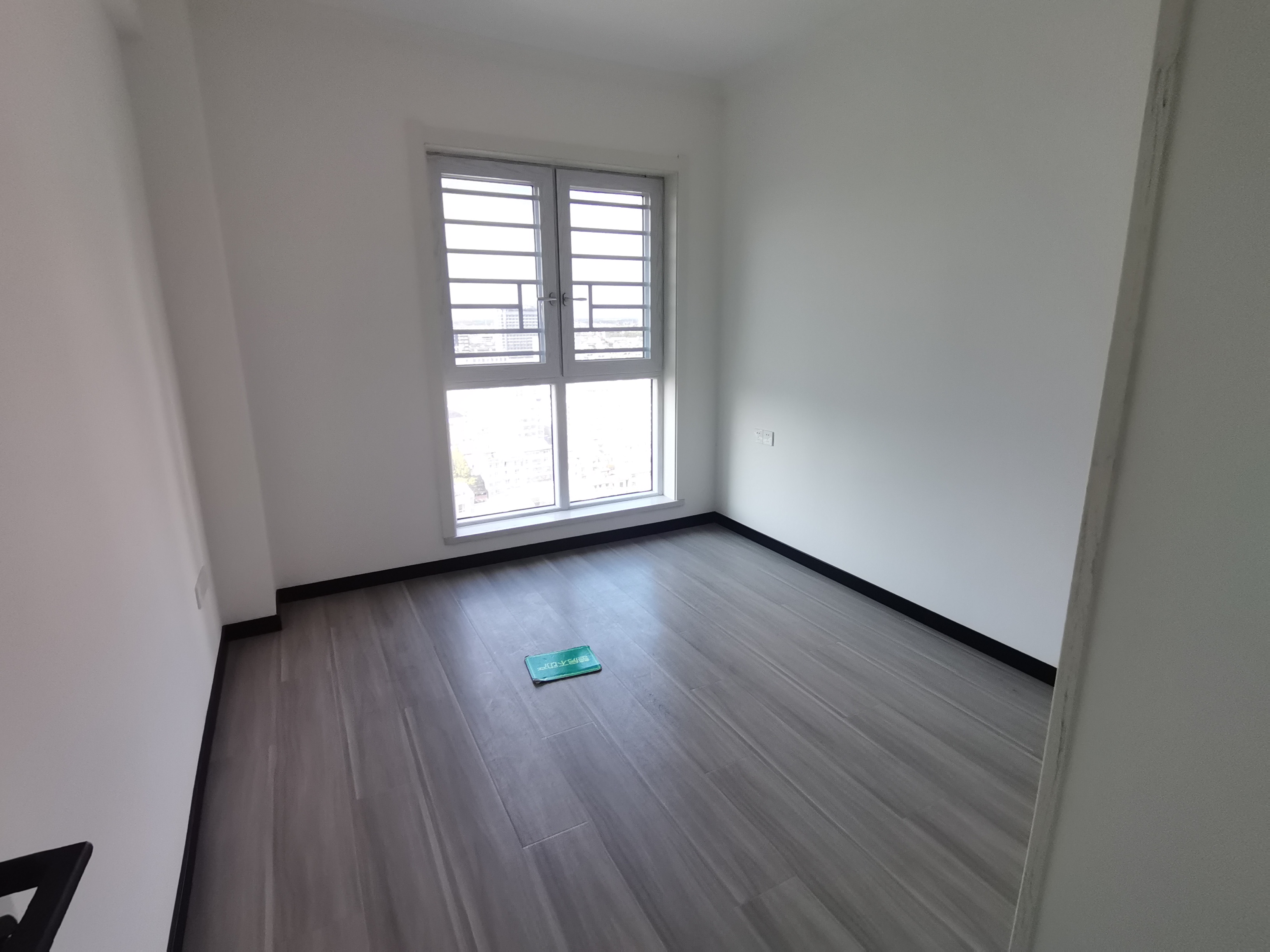 福星城全新装修三房中间楼层户型方正房东诚意出售