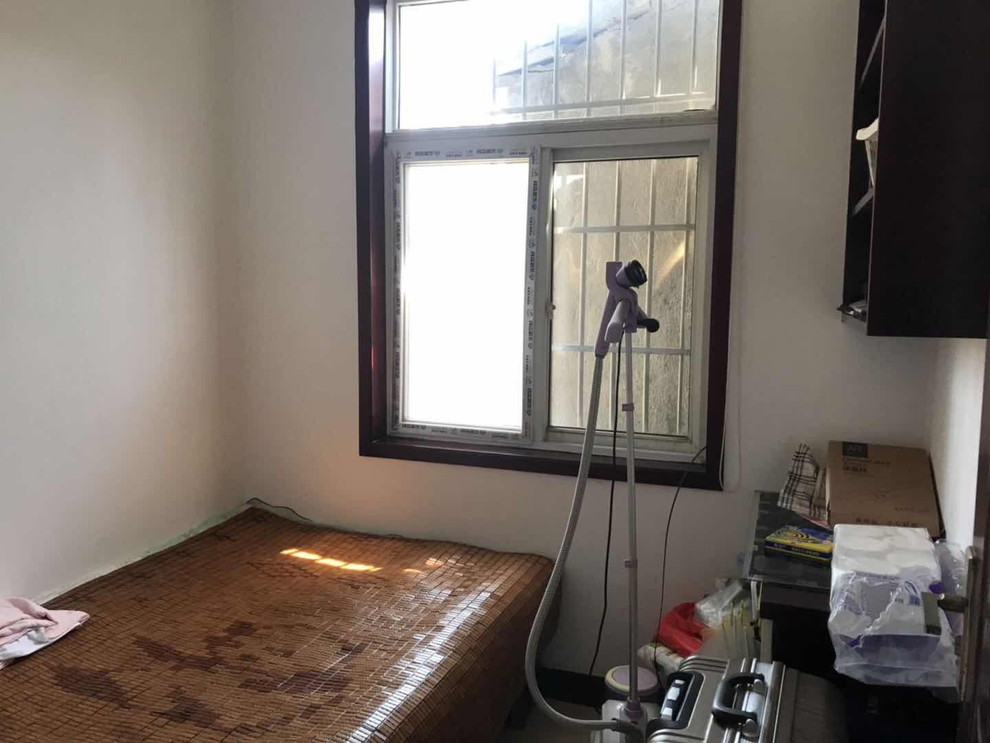 小城花园110平精装修3房2卫业主诚心卖房可压尾款