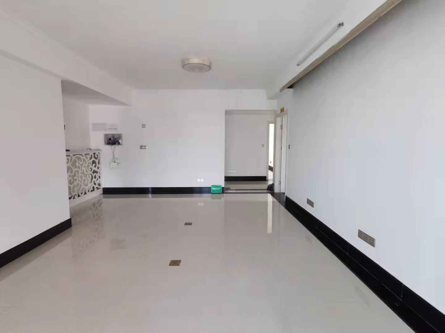 城市丽景精装大三房南北双阳台证满二看房方便诚意出售！