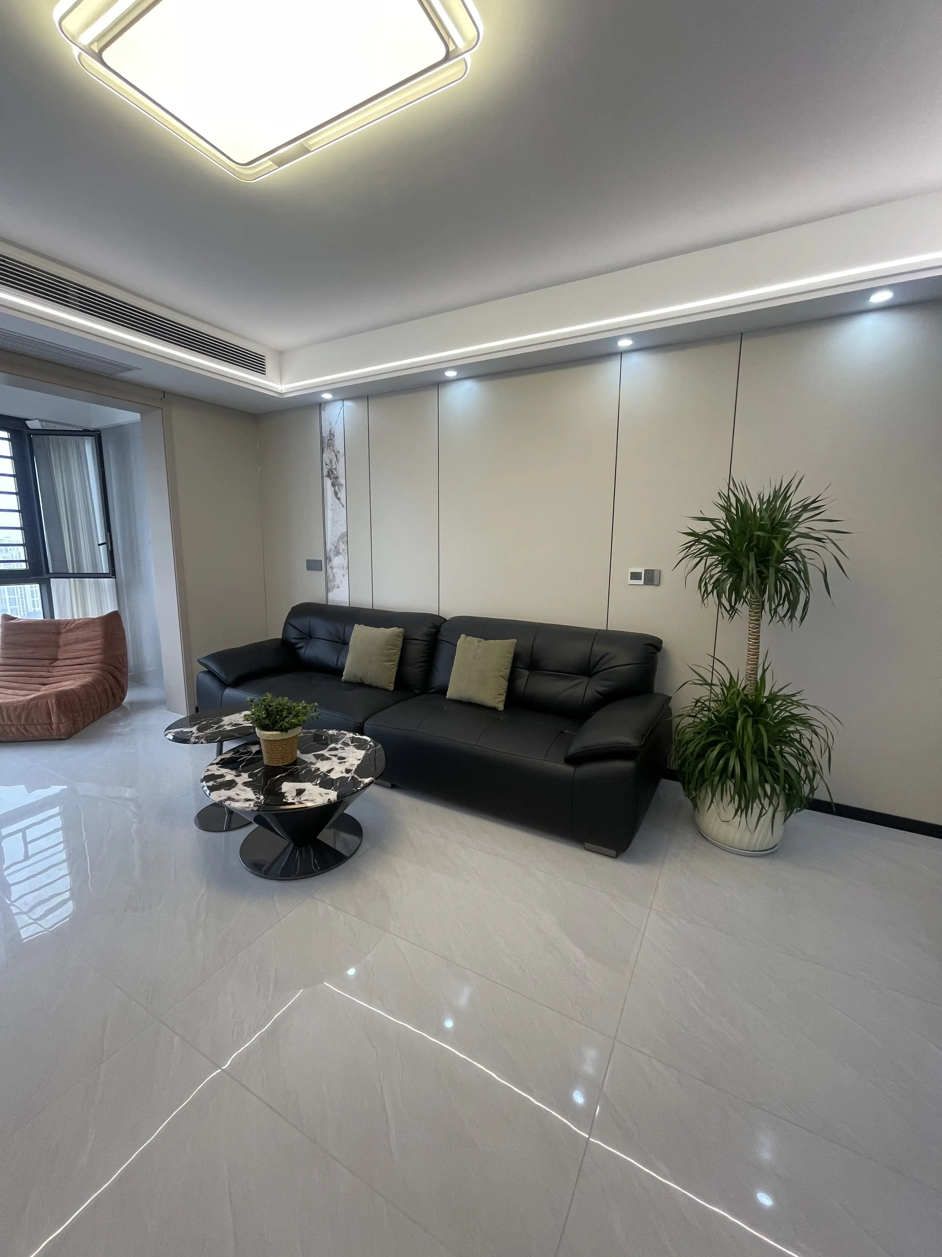 吾悦旁，元泰未来城C区，超大阳台，采光好，好楼层，全新精装