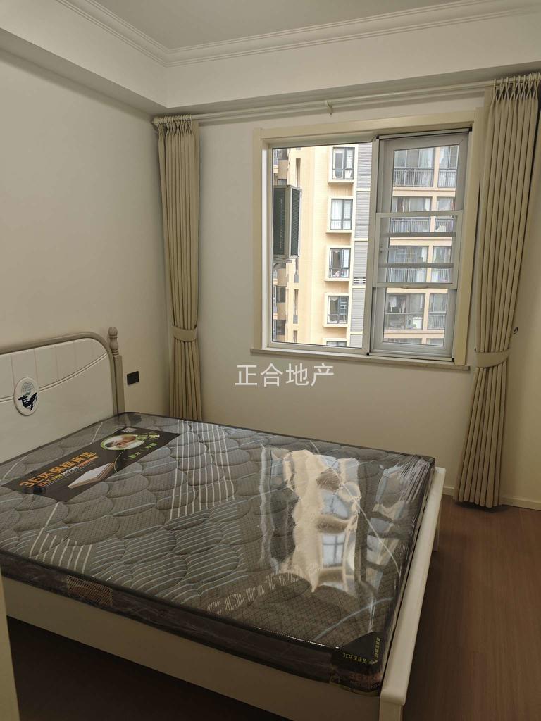 降价了，森林国际，湖景房，精装三房两卫，中高层，99新装修，拎包入住