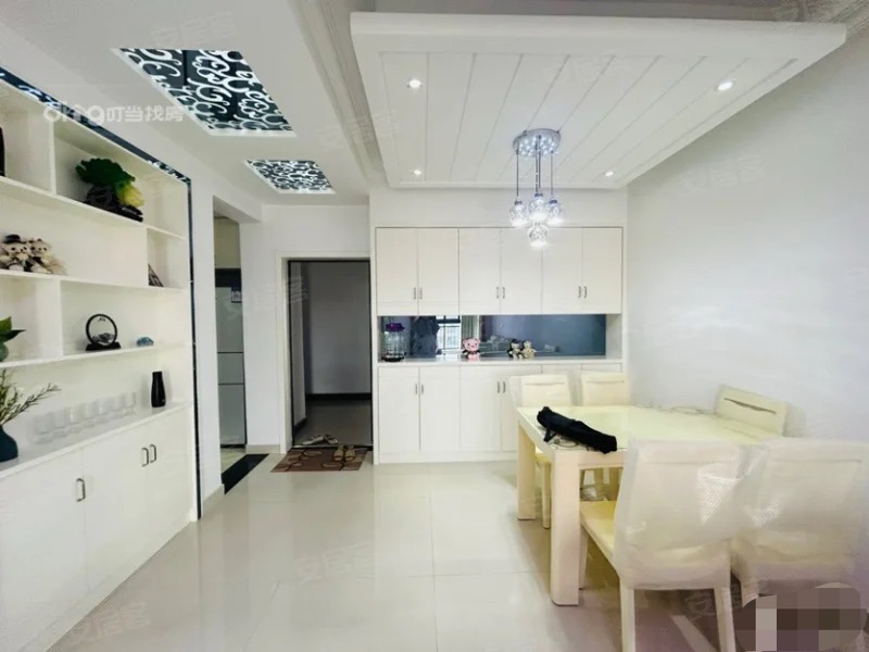 捡漏，亏本出售，翰林公馆，精装三房两卫，成色新，好楼层，拎包入住，证满二