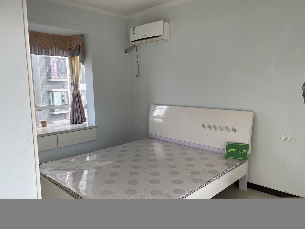 翰墨苑边户80平精装2房一中对面诚心出租1500一个月看房方便