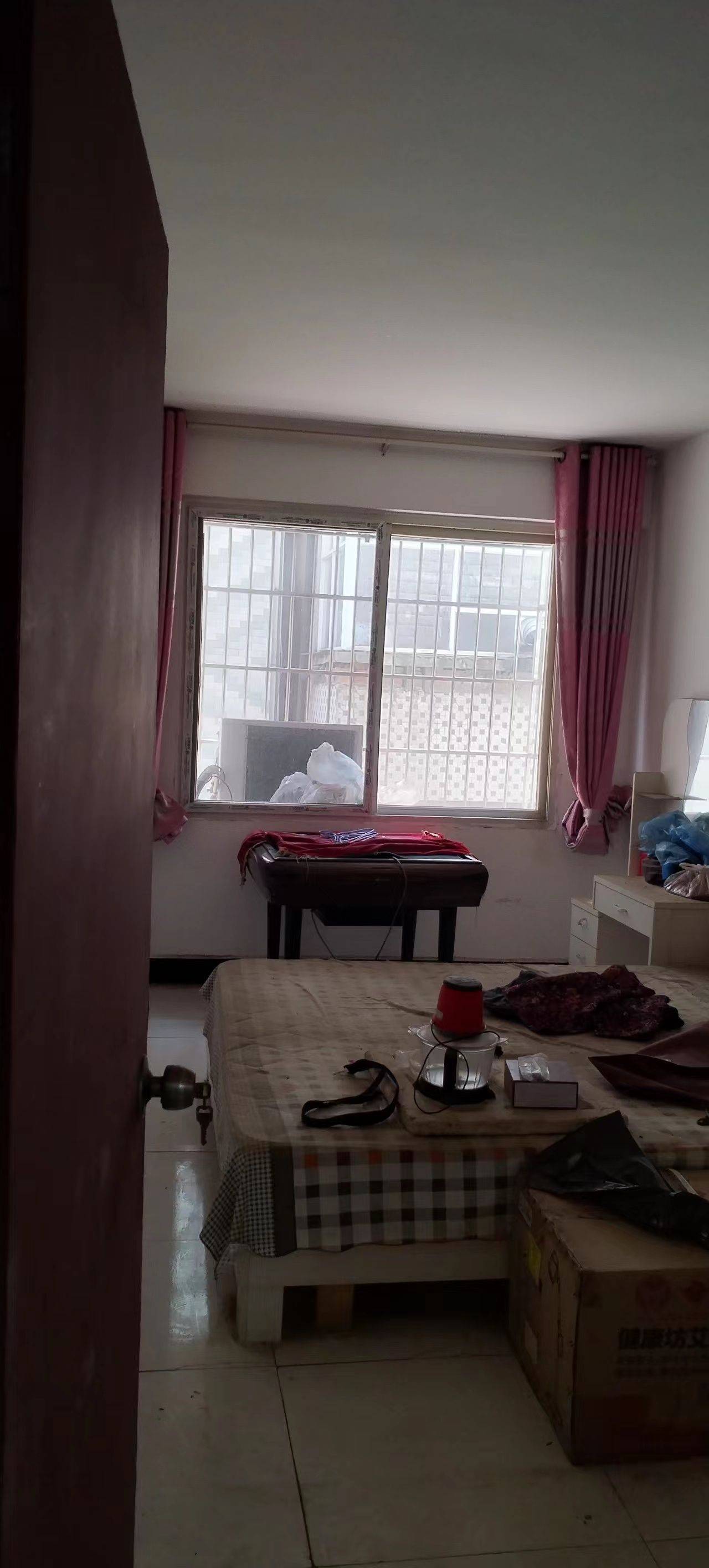 交通路菜市场旁2楼急卖