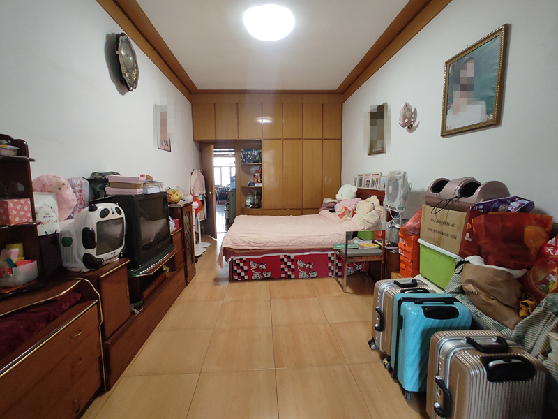 麻类宿舍精装大四房产证面积80几平实的面积150几平赠送面积超大老证小区停车方便