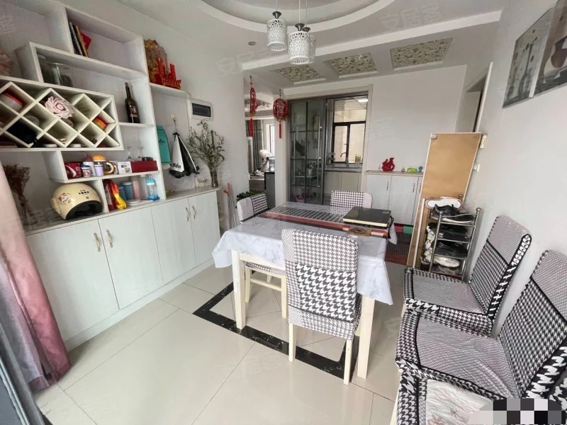 捡漏，城南，职院对面，电梯小高层，精装3房2卫，满二，一口价46万，诚心出售