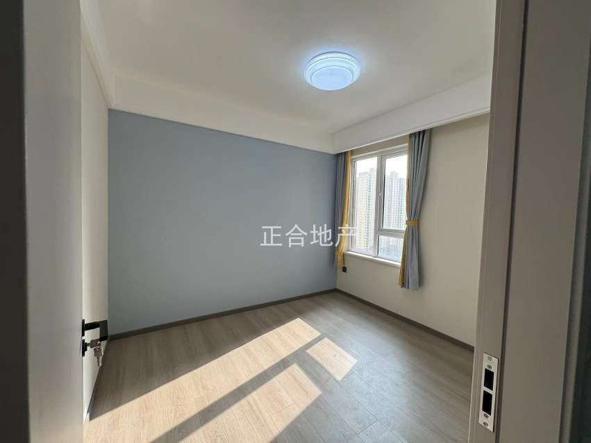 满庭春6期，精装三房，19楼，视野采光好，证满二，全新装修