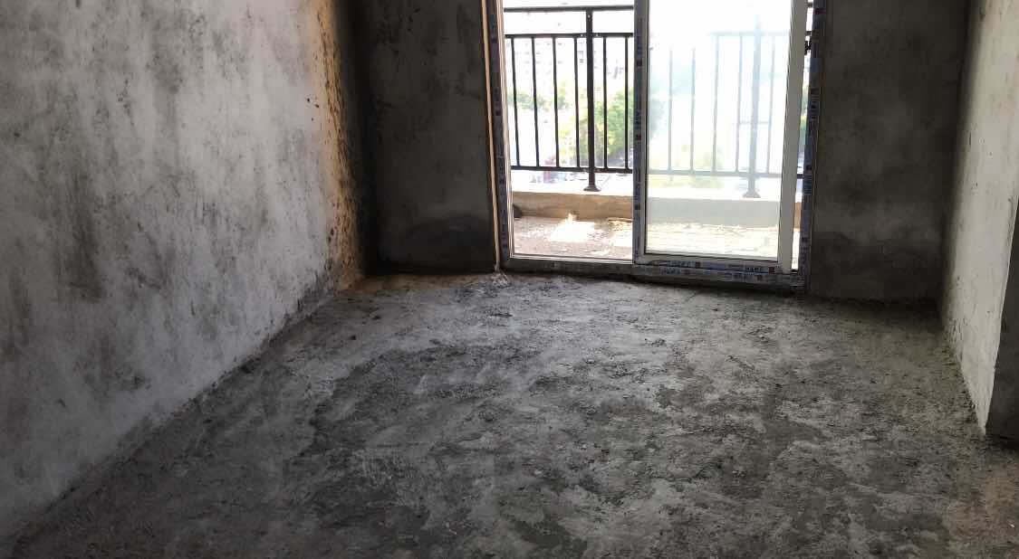 英伦名邸毛坯大3房，南北通透双阳台，电梯好楼层采光非常好