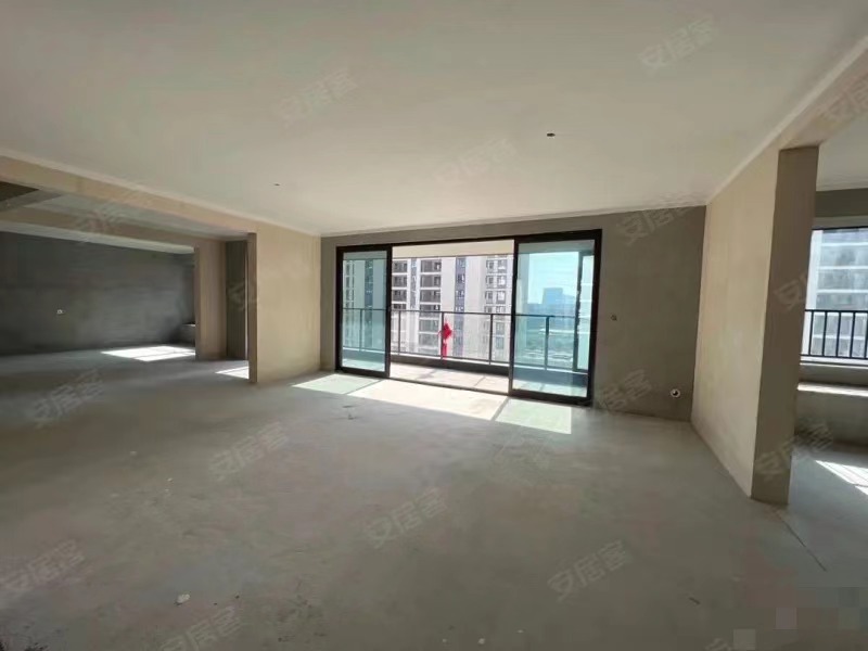 吾悦广场，​169平，大平层，东边户​，一梯一户，电梯小高层，采光好，南北双阳台