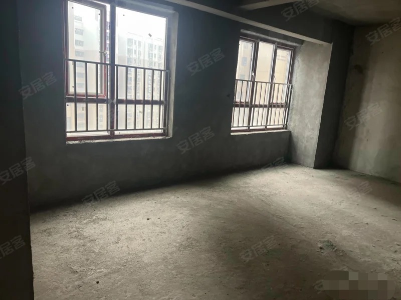 城南，沔阳公馆，毛坯房3房2卫，中间楼层，单价5000，证满二年，