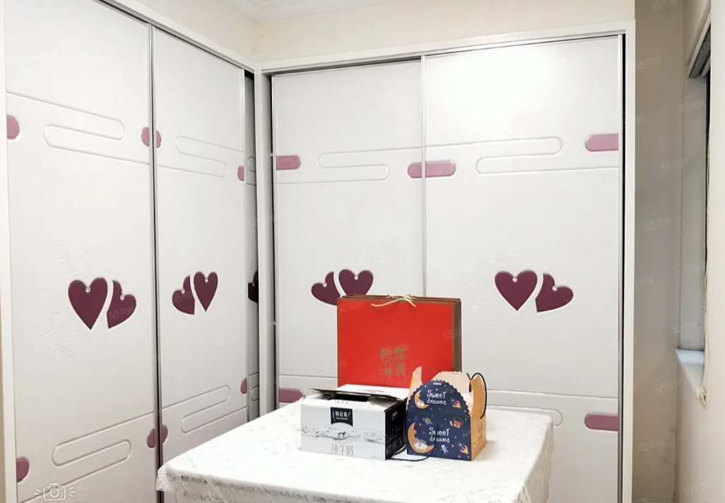 新城壹号精装大四房中层地段好业主诚意出拎包即住