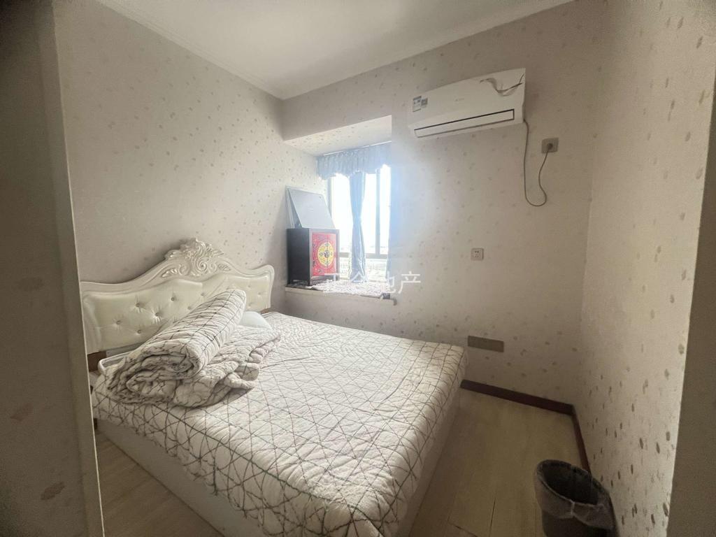 城南，南国明珠，电梯好楼层8楼，精装3房2厅2卫，满二，看中可谈，南北通透