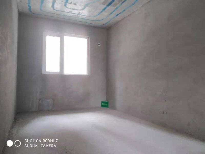 满庭春 供暖毛坯三房 证件满二 看房方便