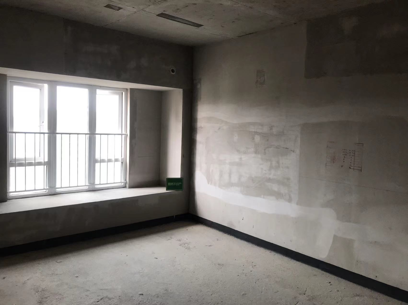 碧桂园送车位毛坯大四房南北通透双阳台小区环境好天然游泳池为您的品质生活保驾护航