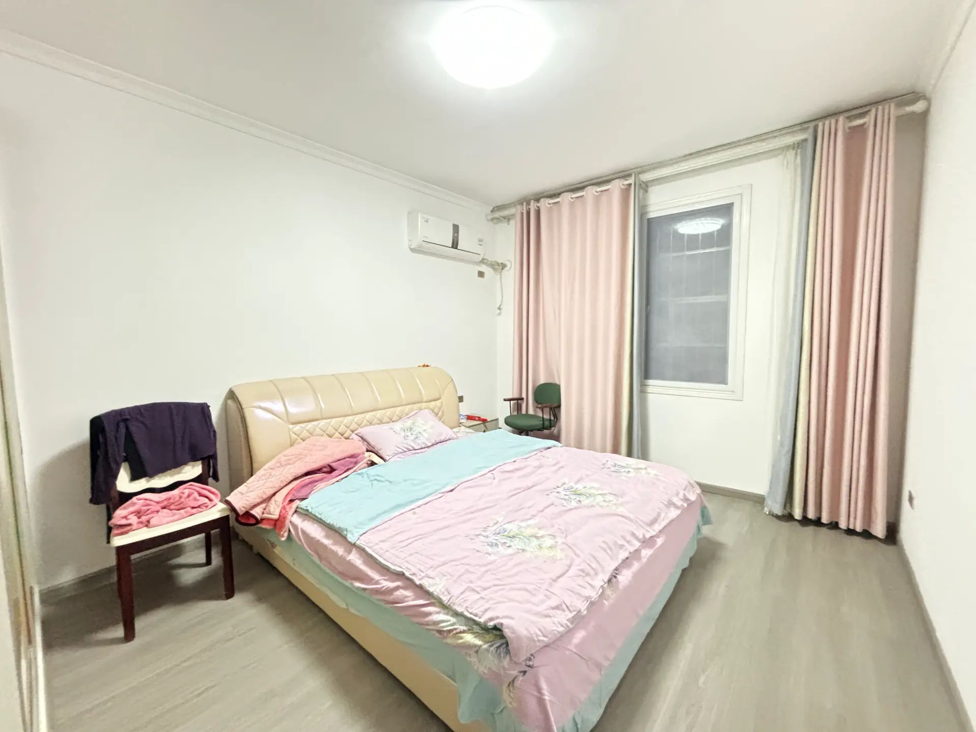 捡漏，实小旁，精装三房，步梯二搂，南北通透，诚心出售