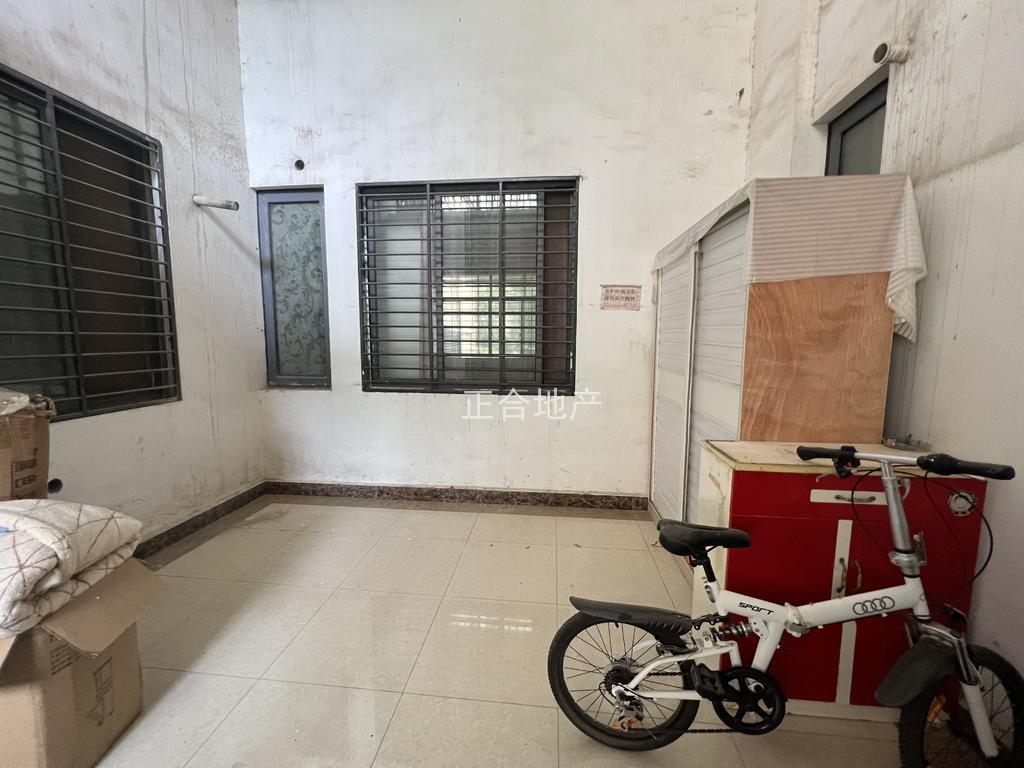 上林仙苑，花园面积300平（全市为一），全屋品牌装修，大金空调，全屋地暖等，满五，送车位