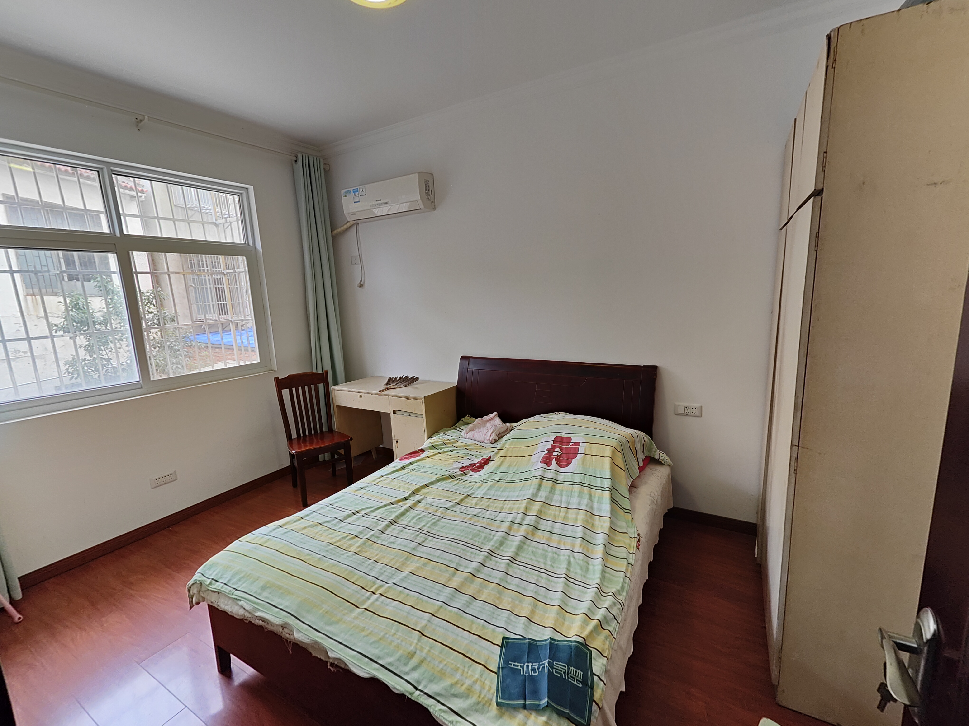 武商附近芭篓湾金居电梯好房，地理位置优越，交通生活方便，小孩读书近