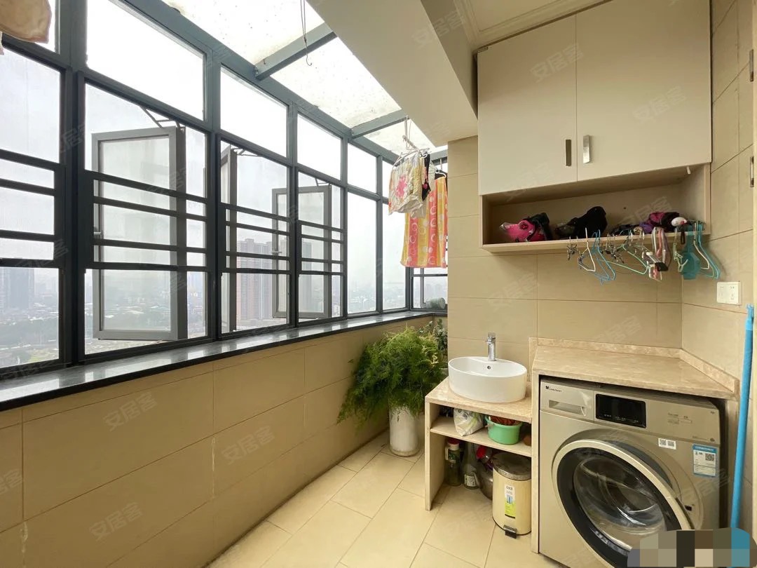 56，房东亏本出，电梯复式楼，降价急售！全屋硅藻泥➕中央空调捡漏好房