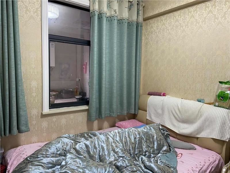 急售性价比高元泰未来城电梯中间楼层看房方便采光好