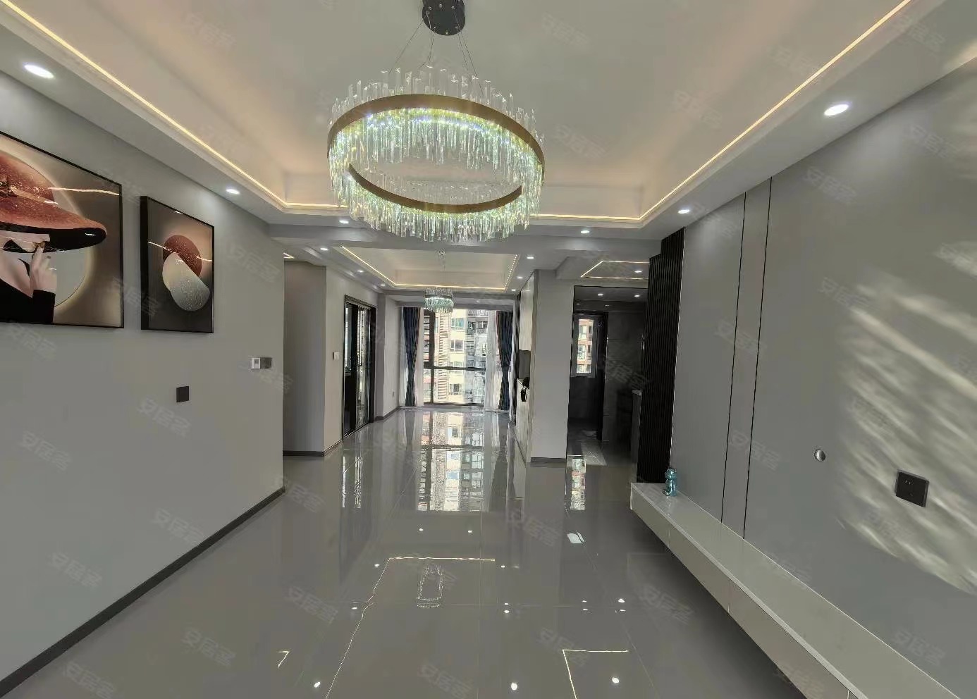 一中旁边，南北通透，双阳台，精装三房，中间楼层