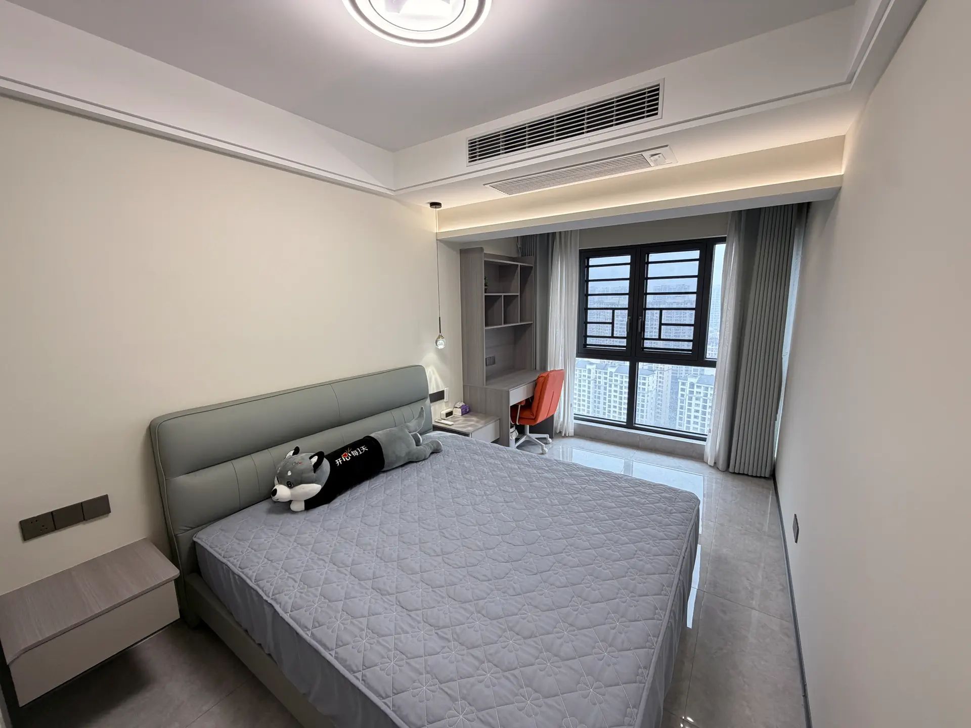 吾悦广场旁，元泰C区，精装三房两卫四阳台，9.9成新，6k多单价，电梯好楼层价格看中可谈❗️