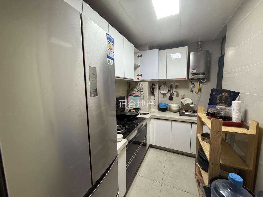 诚心出售，新城一号，精装2房，中间楼层，证满二，拎包入住