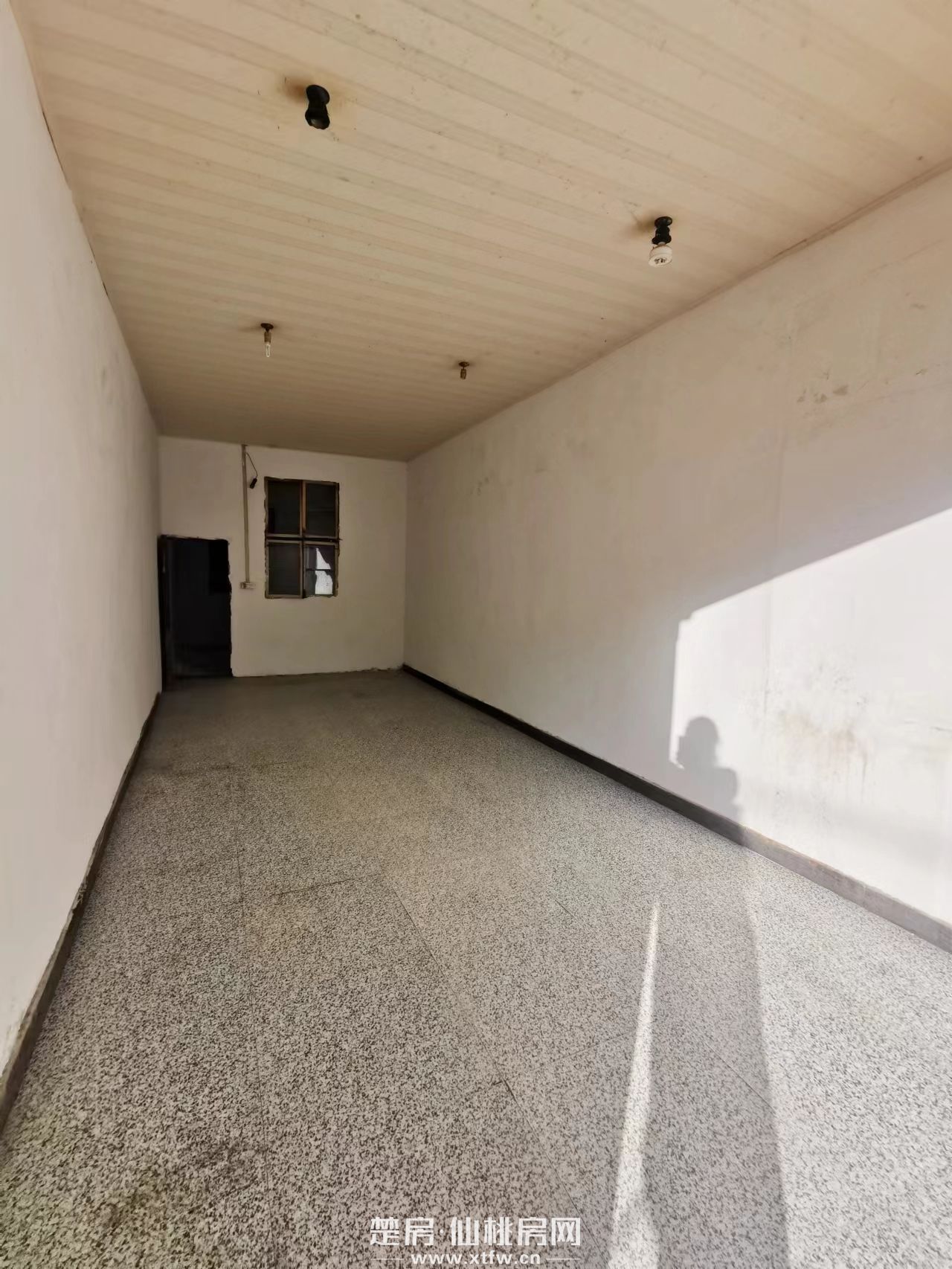 钱沟新华书业上坡高桥架旁好门面出租