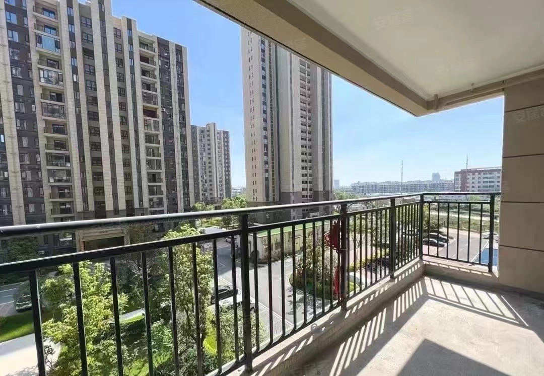 62，城南一梯一户，电梯洋房 ，直接入户， 南北双阳台，房东亏本出