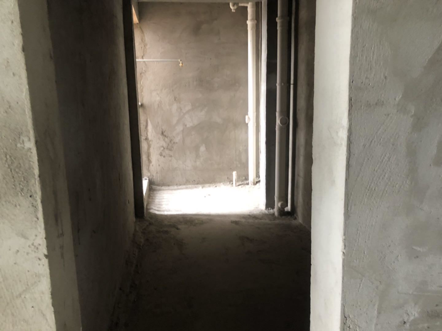 沔阳公馆毛坯三房两卫采光好户型方正 看房