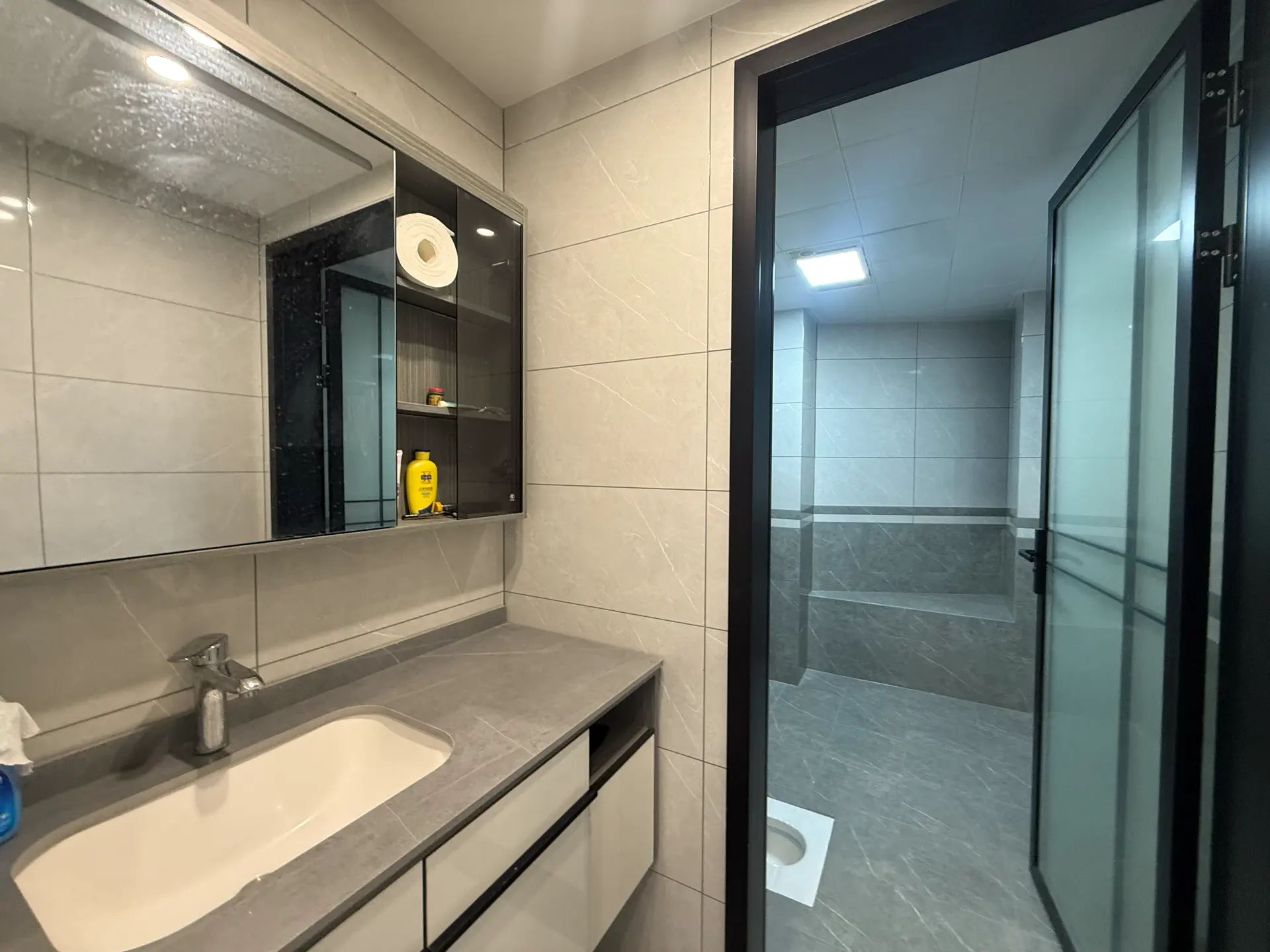 捡漏，降价7万，御湖世家，送车位，精装三房，证件满二