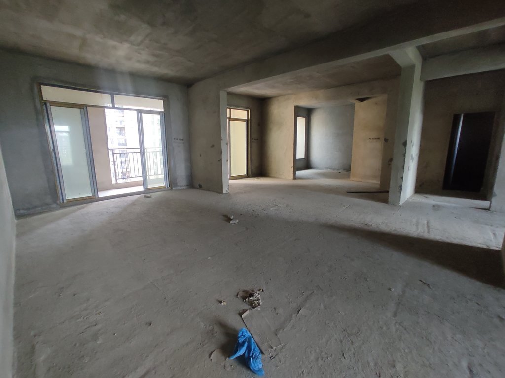 元泰未来城毛坯大平层视野好业主急售