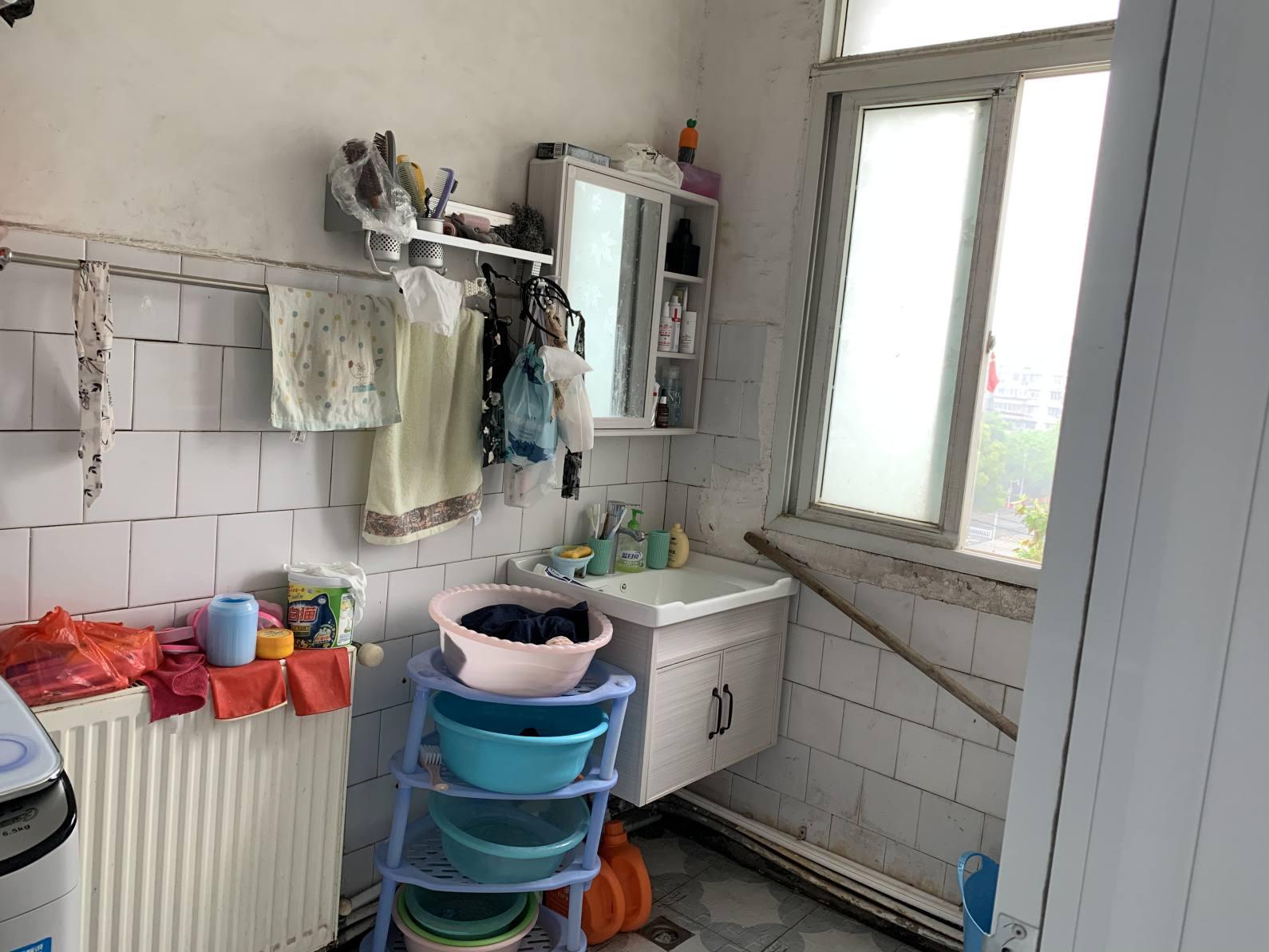 武商对面房产局宿舍90平3室2厅1卫不动产证在手