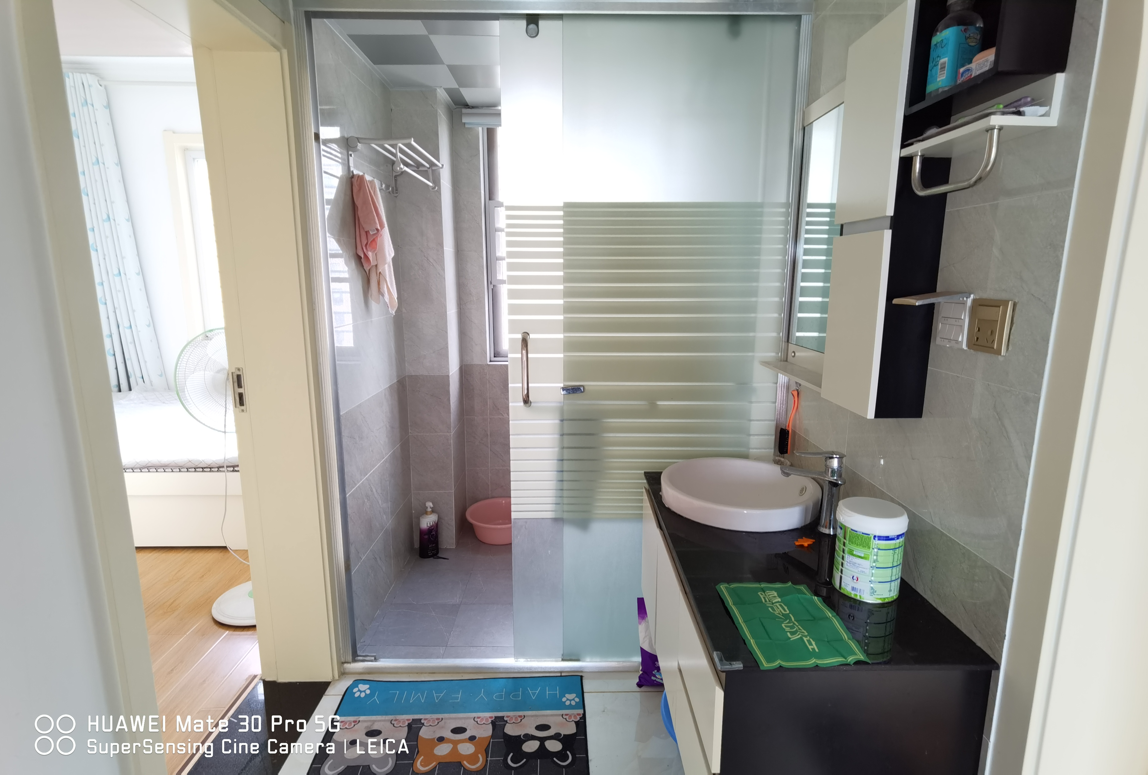 翰林公馆精装修基本没住过家里九成新南北通透型中高楼层视野采光好