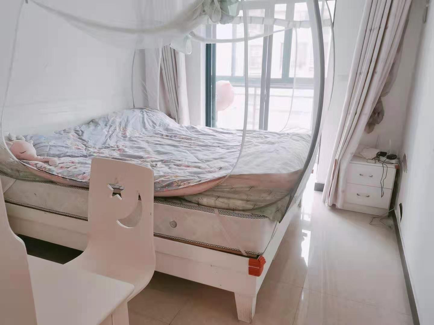 东城花园步梯房拎包入住