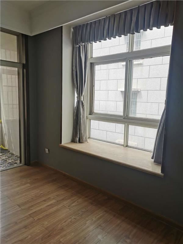 大新路 旁宏运名居拎包入住小户型步梯好楼层产证齐全