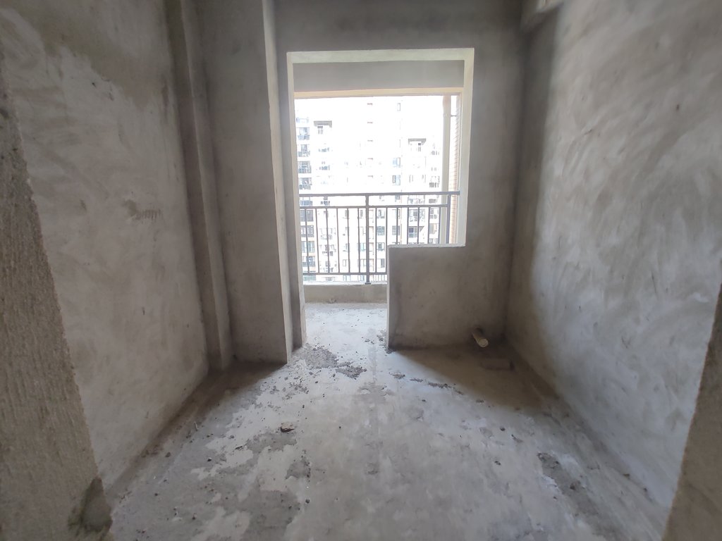 沔阳公馆.毛坯大四房.南北通透.电梯小高层.证件满二.看房方便