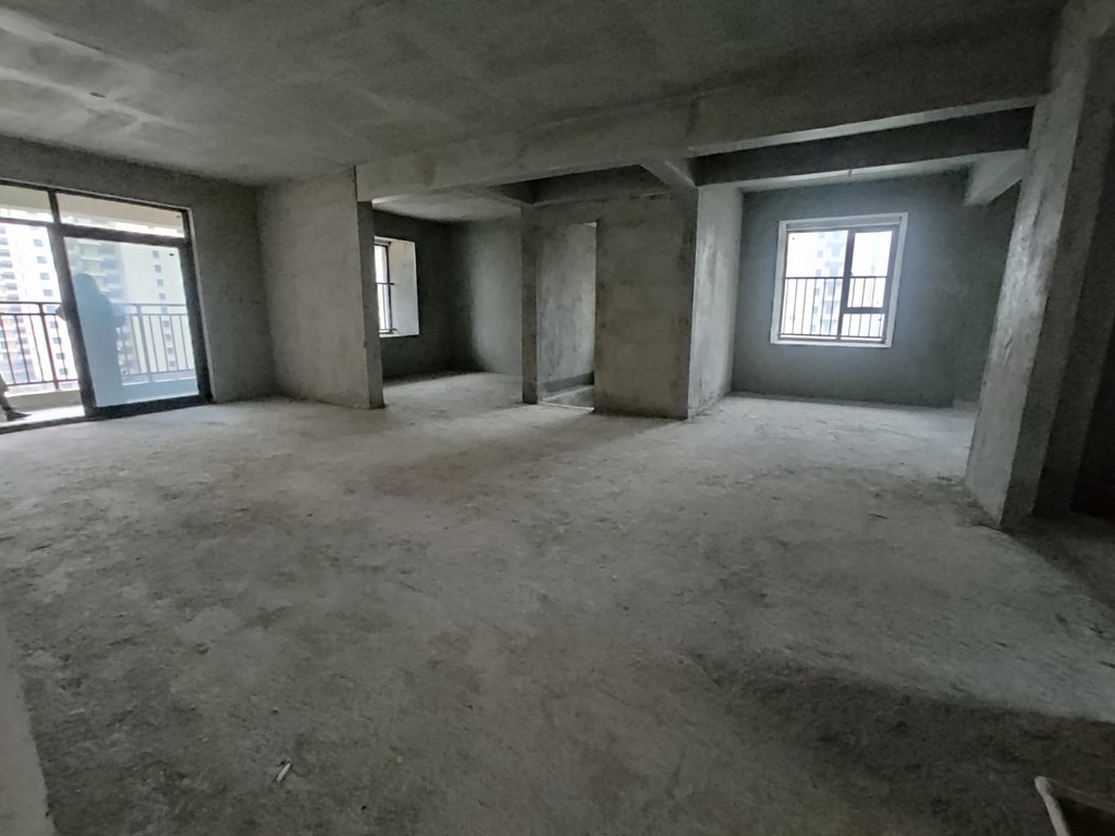 荣怀极地世家.毛坯四房.送路户花园.看房方便