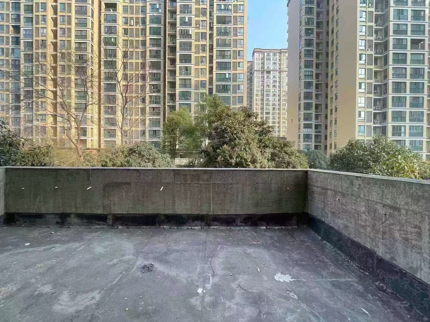 速度捡漏，城南，新城一号，单价3880，带一个大露台，证满，南北通透二