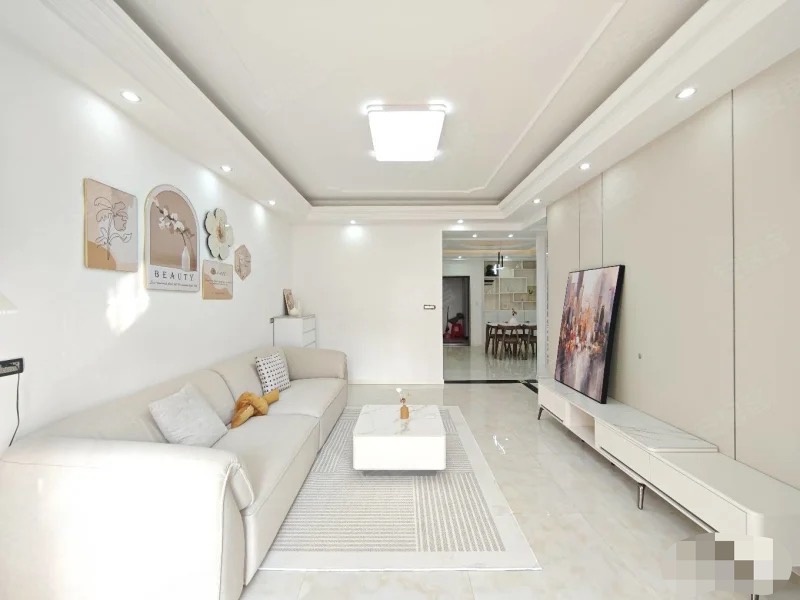 降价了。城南，元泰未来城A区，单价5372，精装三房3房2厅1卫，中间楼层，沔阳xiao学元泰三中,吾悦广场旁