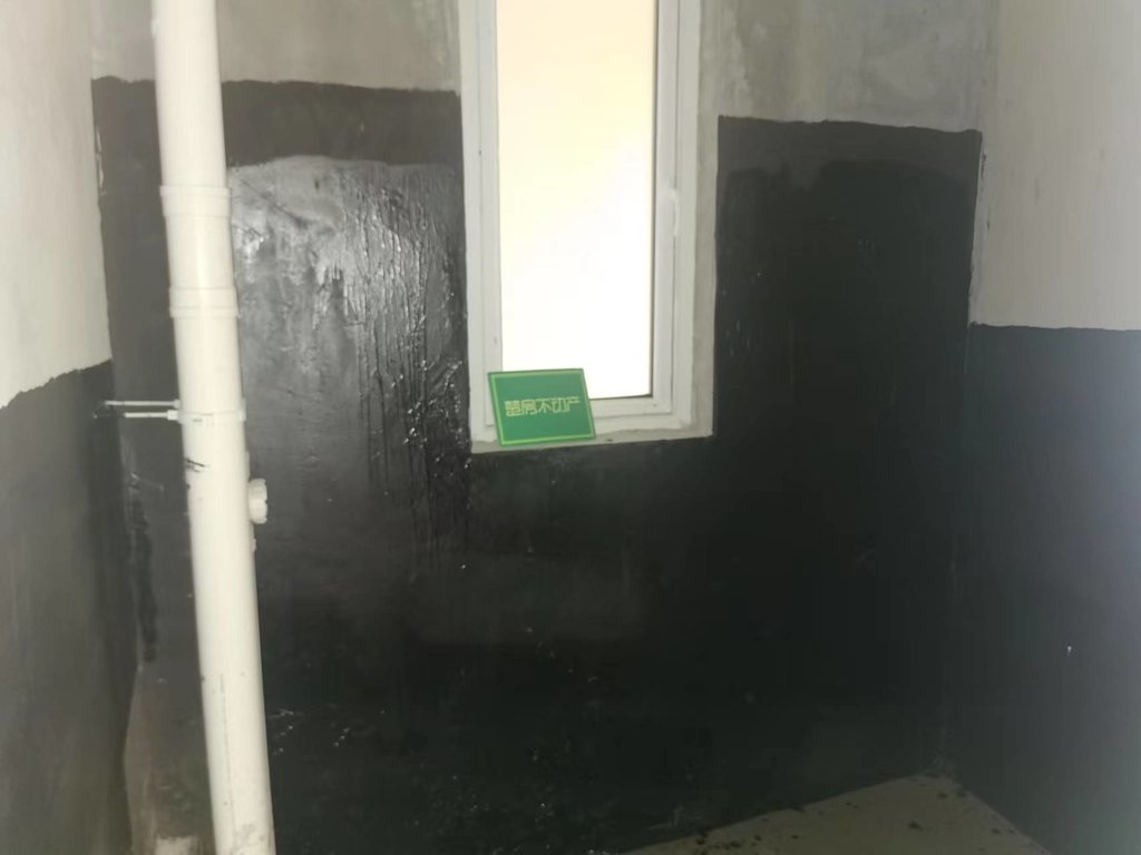 森林国际毛坯小三房.周围配套成熟.看房方便