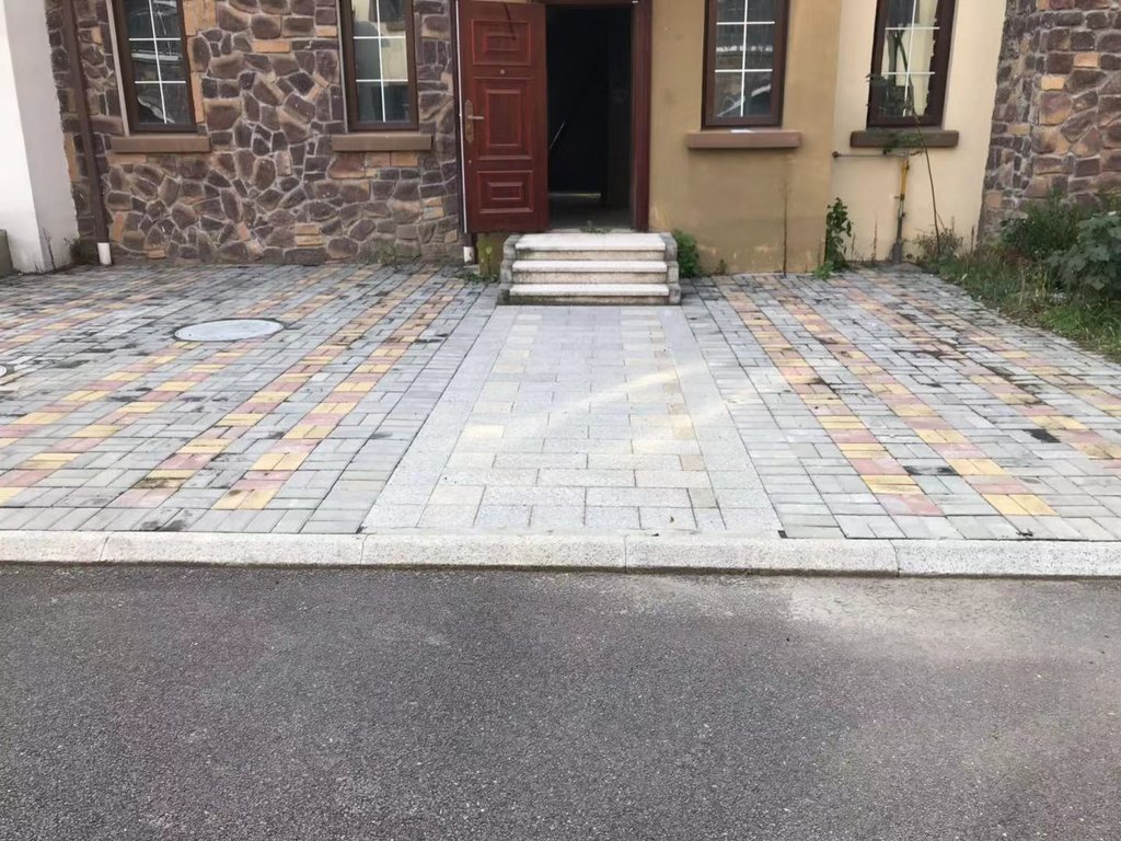 御江湾江滩公园旁仙桃二小对面三层联排别墅两个 立停车位自带花园买到就是挣到