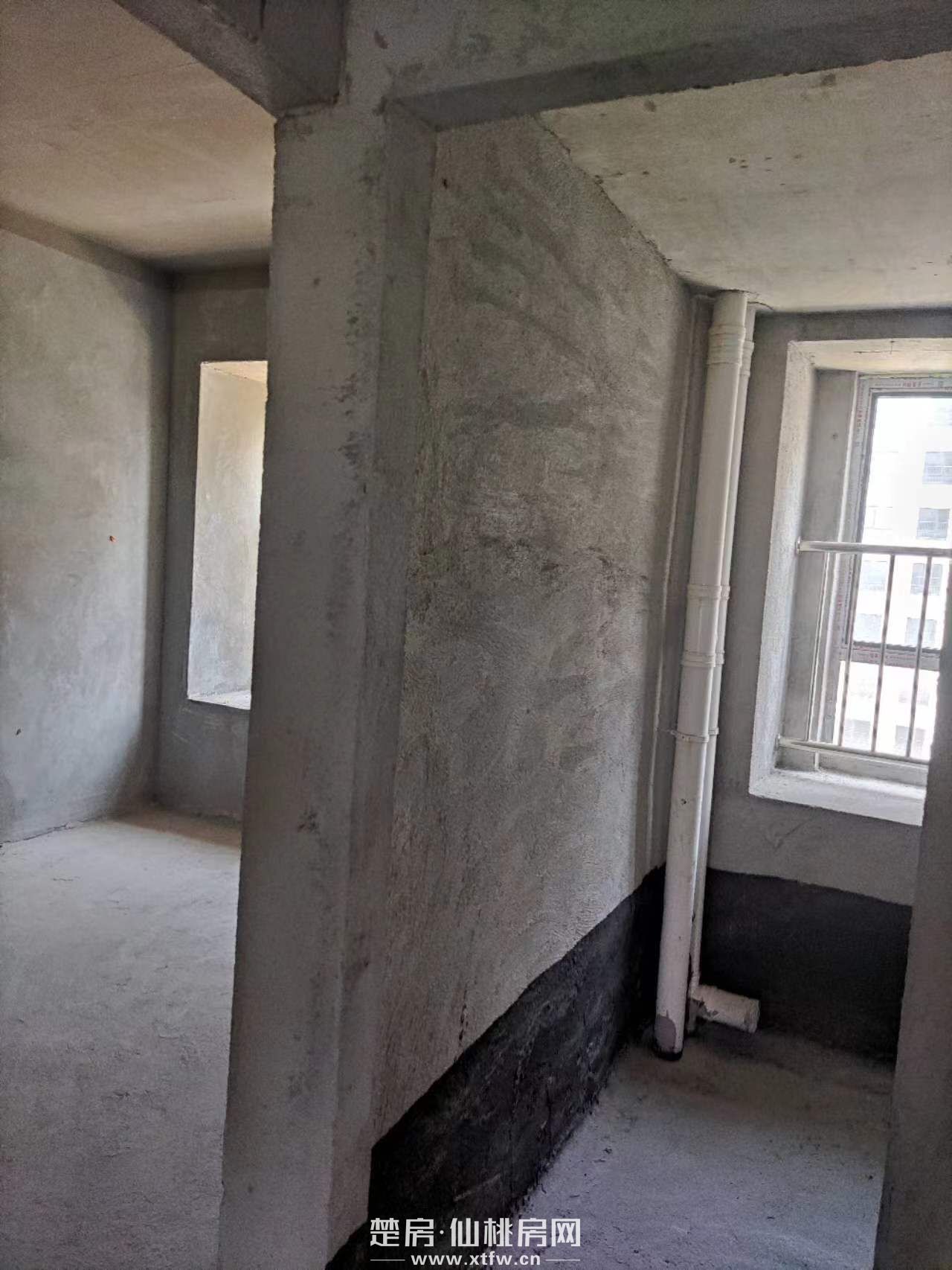 弘文中学旁的弘文花园新楼盘，毛坯新房，交通便利