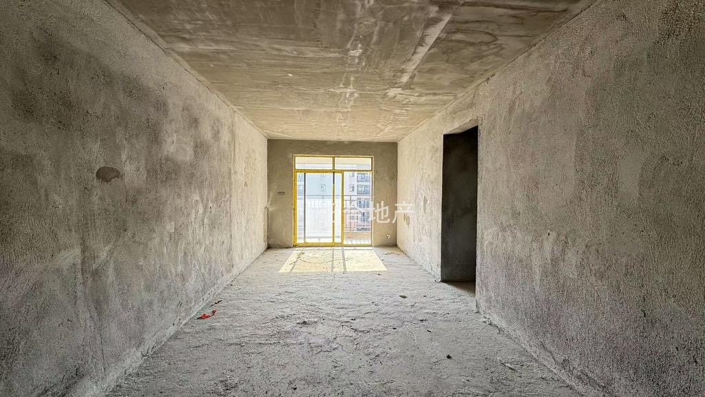 业主诚心出售，城南 沔阳天泽园，毛坯三房，单价4260，电梯好楼层 ，南北通透